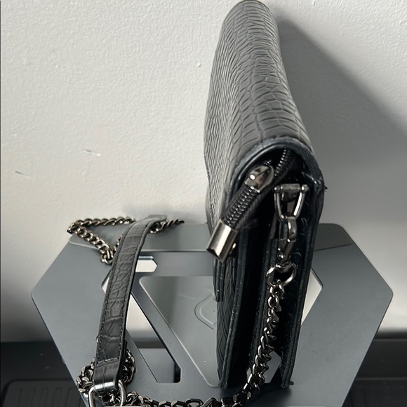 Black Croc-Embossed Crossbody Bag - Picture 5 of 9